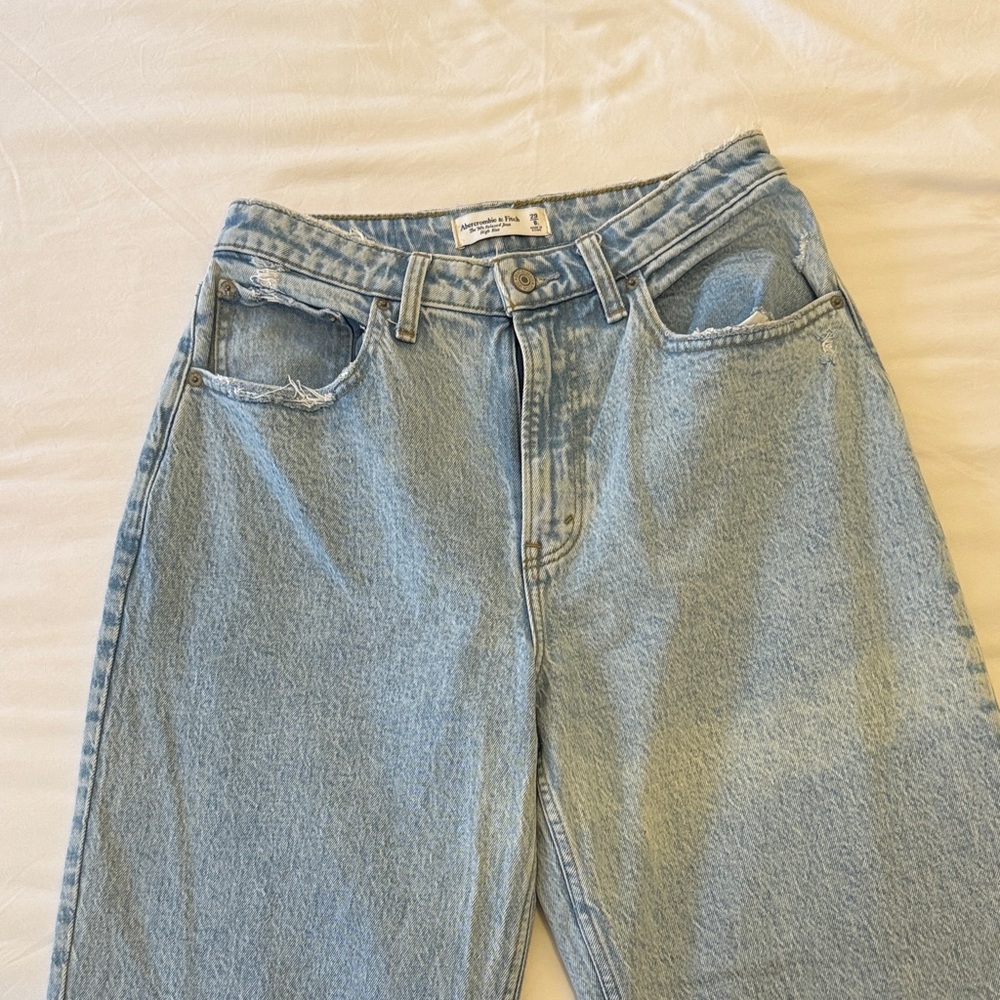 Abercrombie & Fitch The 90s Relaxed Jean High Rise 29 / 8L - WAIST ALTERED TO 28